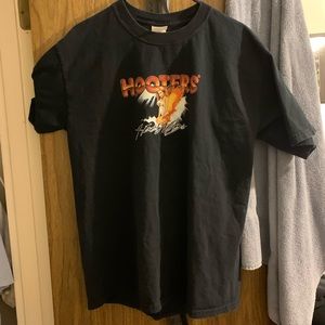 Mens Graphic black Hooters t shirt